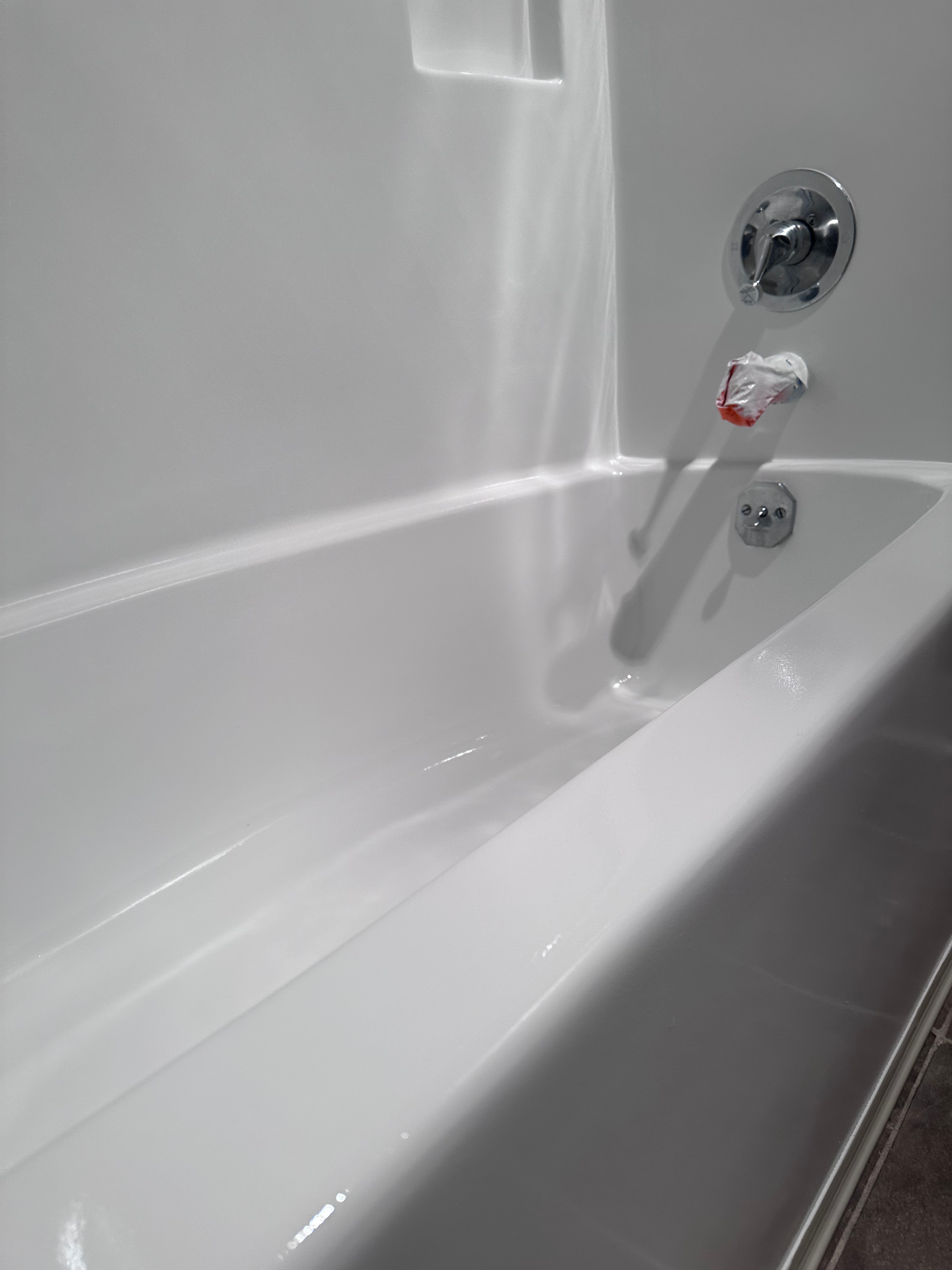Cast iron tub refinishing Minneapolis MN — TubRevive before and after